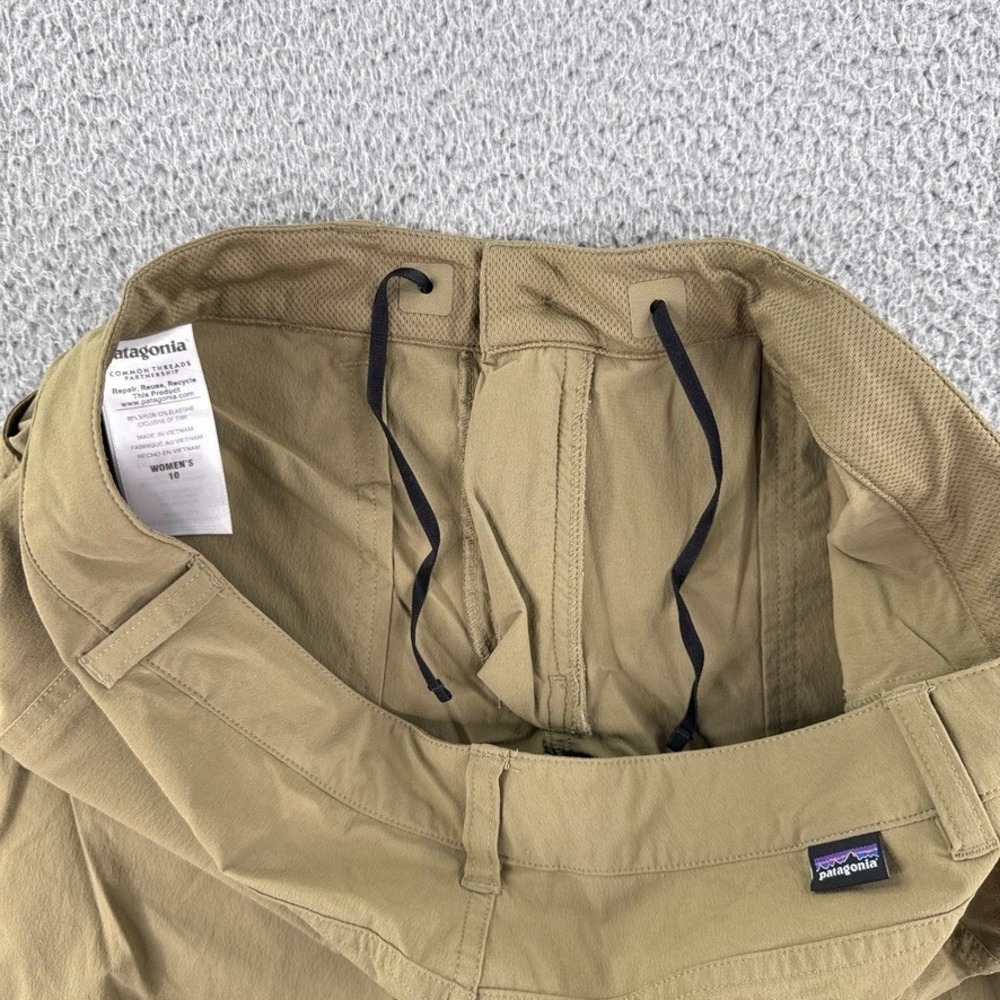 Patagonia Pants Womens Size 10 Beige Tribune Cargo Nylon Gorpcore - Picture 10 of 14